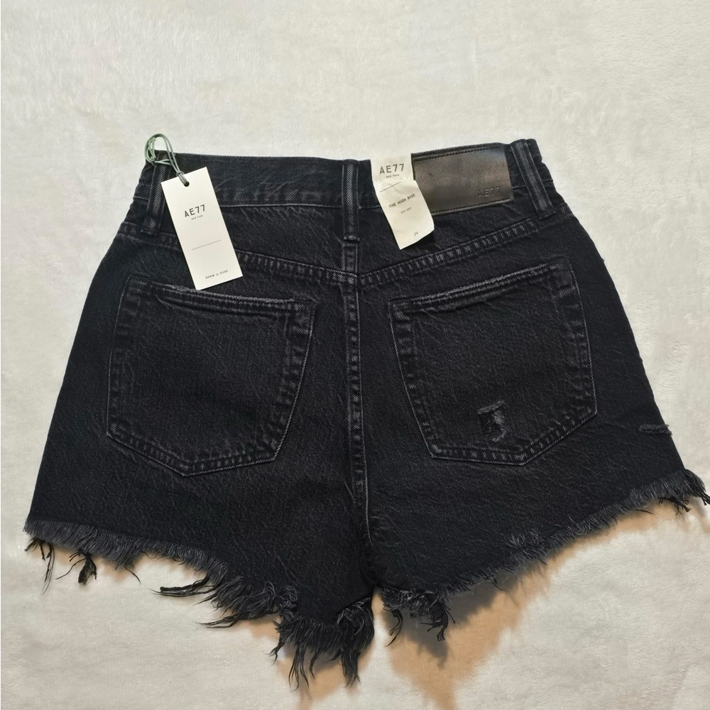 AE 77 High Rise Cutoff Black Denim Short  Size 24 NWT - Picture 2 of 3